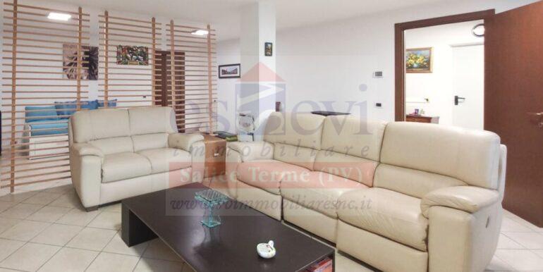 f3995cdd-b72d-497c-8457-221c3c8719b5